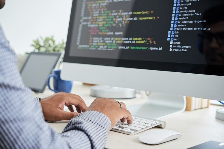 This image has an empty alt attribute; its file name is coding-man_1098-18084.jpg